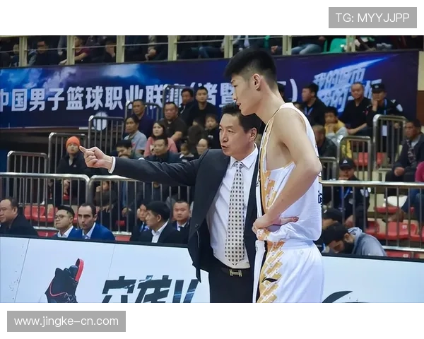 成都篮球队崛起之路:从默默无闻到总决赛的辉煌历程 成都篮球队崛起之路:从默默无闻到总决赛的辉煌历程