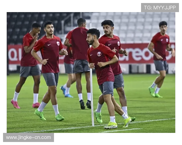 全球足球明星队员汇聚各国风采展现球场魅力与激情